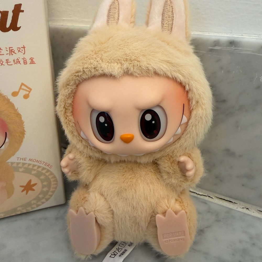 Labubu Have a Seat (Baba) - Picture 3 of 13